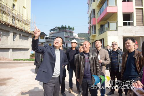 叙永县委书记陈景强率队视察民生工程建设(图2)