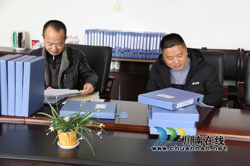 合江县教育局校园安全交叉检查组走进九支中学(图2)