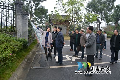 市委常委、组织部长徐斌调研“中国酒镇·酒庄”(图2) 市委常委、组织部长徐斌调研“中国酒镇·酒庄”(图2)