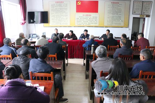 颜习林到泸县潮河镇开展走基层•送温暖活动(图1)