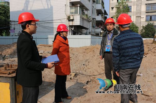 泸县潮河镇开展在建工程安全检查(图1)