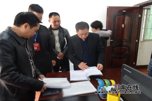 合江县委政法委调研白米镇大综治工作(图2)
