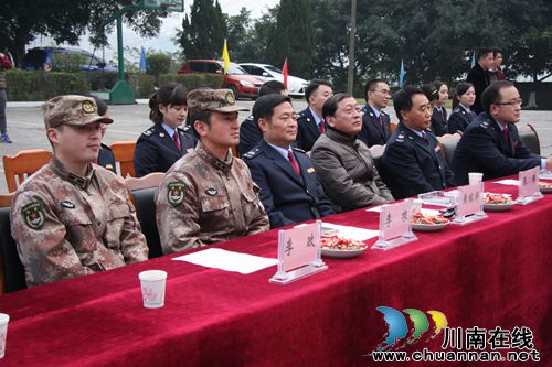 双拥谱新篇!泸州原创税法歌曲进军营致敬老兵(图3) 双拥谱新篇!泸州原创税法歌曲进军营致敬老兵(图3)