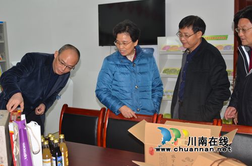 李登菊:合江脱贫攻坚要全省争一流全国争上流(图2) 李登菊:合江脱贫攻坚要全省争一流全国争上流(图2)