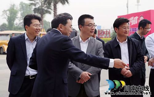 王雁飞调研泸州金融商业中心（佳乐世纪城）(图4)