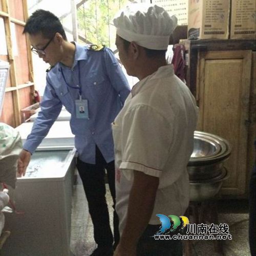 合江食药监局开展生鲜、冷藏、冷冻畜禽肉及其制品专项整治活动(图1)