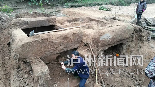 泸县发现一座宋代古墓 或为夫妻墓存精美石刻(图1) 泸县发现一座宋代古墓 或为夫妻墓存精美石刻(图1)