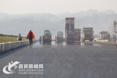 宜宾:宽99米金沙江大道(一期)月底通车(图2) 宜宾:宽99米金沙江大道(一期)月底通车(图2)