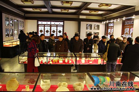 中国著名作家诗人到沈酒集团邻玉基地采风创作(图8) 中国著名作家诗人到沈酒集团邻玉基地采风创作(图8)