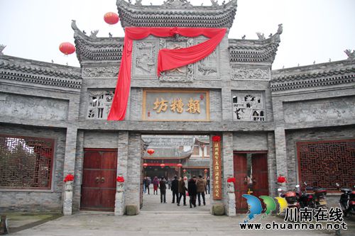 中国著名作家诗人到沈酒集团邻玉基地采风创作(图5) 中国著名作家诗人到沈酒集团邻玉基地采风创作(图5)