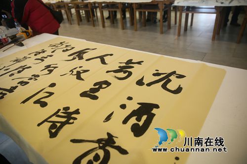 中国著名作家诗人到沈酒集团邻玉基地采风创作(图1) 中国著名作家诗人到沈酒集团邻玉基地采风创作(图1)