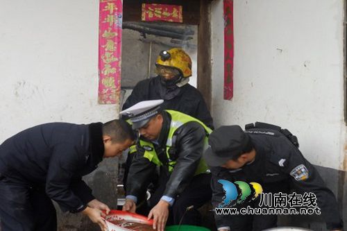 民房起火！叙永交警联合多警种快速处置警情(图2)