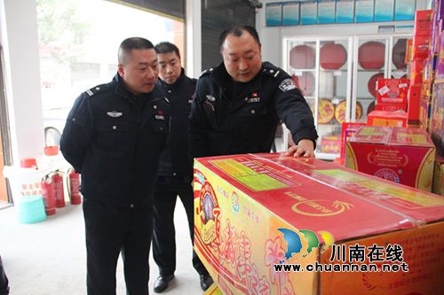 泸县公安局开展烟花爆竹安全专项检查(图2)