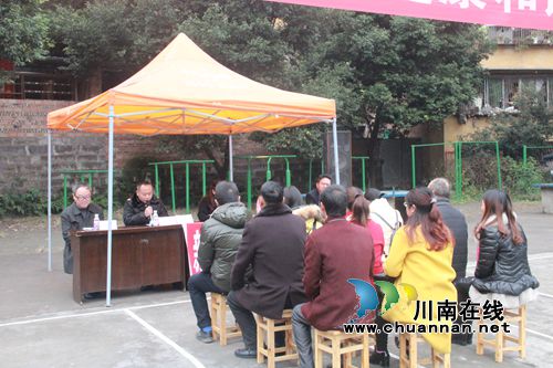 泸州市合江县举行校园食品中毒事件应急演练(图3) 泸州市合江县举行校园食品中毒事件应急演练(图3)