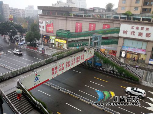 泸州城区将新增2座人行天桥和3个地下通道(图1) 泸州城区将新增2座人行天桥和3个地下通道(图1)