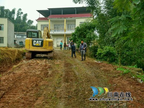 泸县云龙镇扎实推进“社社通”水泥路建设(图1) 泸县云龙镇扎实推进“社社通”水泥路建设(图1)