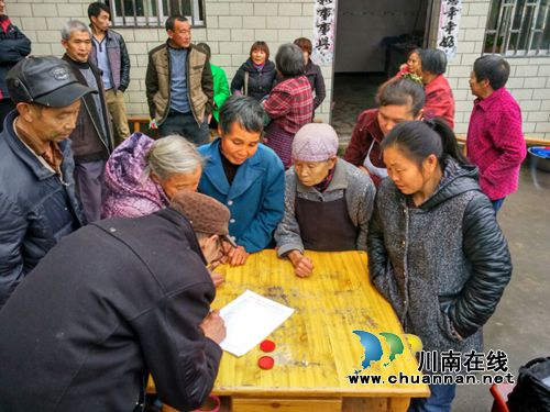 泸县云龙镇扎实推进“社社通”水泥路建设(图3) 泸县云龙镇扎实推进“社社通”水泥路建设(图3)