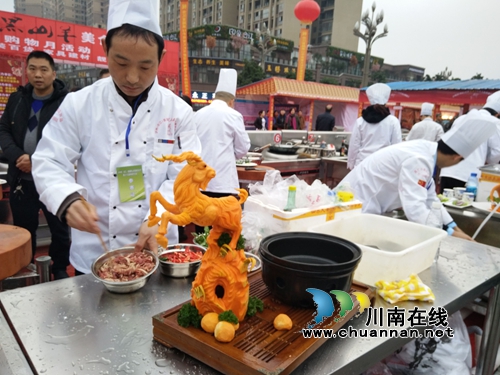 合江首届黑山羊美食节 200厨师集体比拼厨艺!(图5) 合江首届黑山羊美食节 200厨师集体比拼厨艺!(图5)