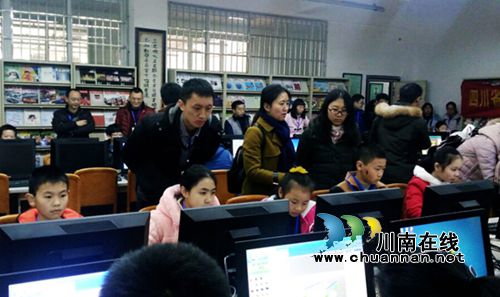 全省机器人比赛 合江中小学生力夺13个奖项(图2) 全省机器人比赛 合江中小学生力夺13个奖项(图2)