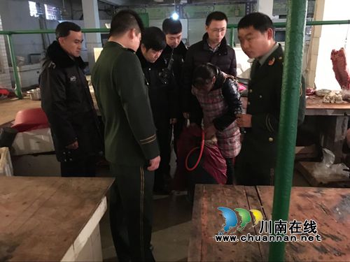 龙马潭红星街道依法整治违规使用液化气罐(图1) 龙马潭红星街道依法整治违规使用液化气罐(图1)