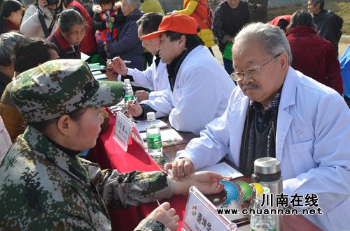 泸州市总工会“五送到村”活动走进泸县型家村(图8)