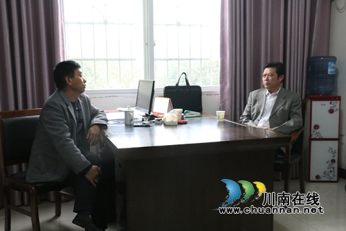 颜习林到泸县潮河镇督导村委会换届选举工作(图1)