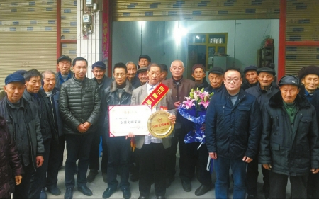 自贡夫妇捐百万助公益&nbsp;为还170元寻恩人23年(图1)