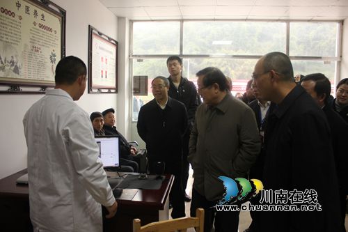 全国政协副主席万钢调研泸州合江脱贫攻坚工作(图1) 全国政协副主席万钢调研泸州合江脱贫攻坚工作(图1)
