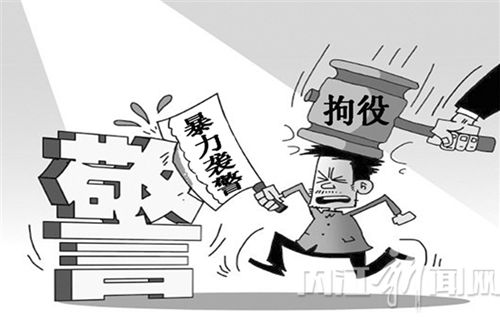内江摩托司机遇检“撒野” 抢摄像机打伤三警察(图1) 内江摩托司机遇检“撒野” 抢摄像机打伤三警察(图1)