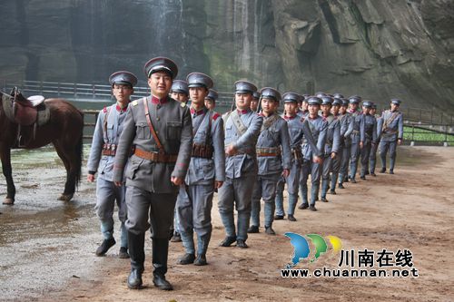剧情悬念多 《铁血护国之青年朱德》紧张拍摄中(图6) 剧情悬念多 《铁血护国之青年朱德》紧张拍摄中(图6)