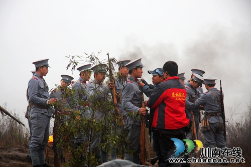 剧情悬念多 《铁血护国之青年朱德》紧张拍摄中(图7) 剧情悬念多 《铁血护国之青年朱德》紧张拍摄中(图7)