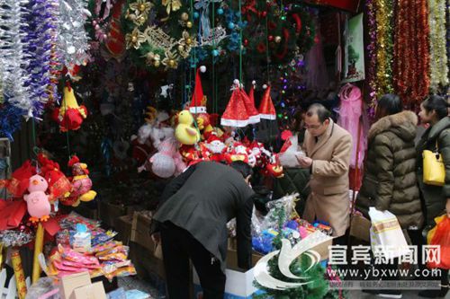 圣诞节来临&nbsp;宜宾商家竞相抢滩“圣诞经济”(图1)