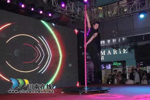 泸州首届网红大咖颁奖盛典成功举行(图25) 泸州首届网红大咖颁奖盛典成功举行(图25)