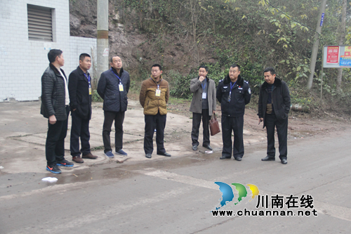 泸县石桥镇组织开展道路交通安全大检查(图1) 泸县石桥镇组织开展道路交通安全大检查(图1)