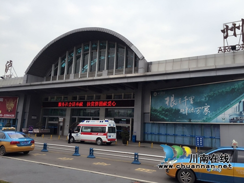 泸州白血病患儿乘机受限 医院机场开辟绿色通道(图3) 泸州白血病患儿乘机受限 医院机场开辟绿色通道(图3)