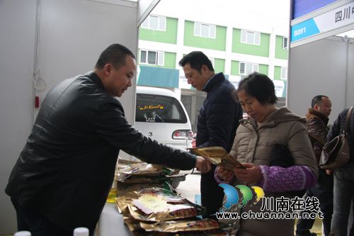 泸州农交会明日开幕 全国名优产品进场“热身”(图12) 泸州农交会明日开幕 全国名优产品进场“热身”(图12)