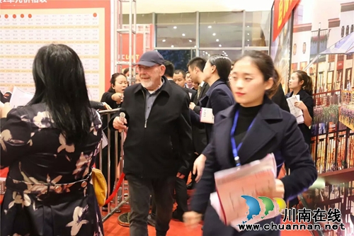 泸州:世纪城LOFT公寓开盘 不再“一层不变”(图5) 泸州:世纪城LOFT公寓开盘 不再“一层不变”(图5)