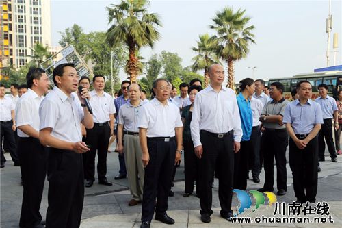 四川省委全委会视察省重点项目泸州金融商业中心(图4)