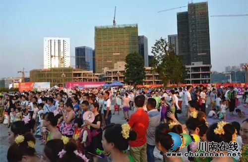 “泸州第二届万人亲子泼水节”圆满结束(图2)