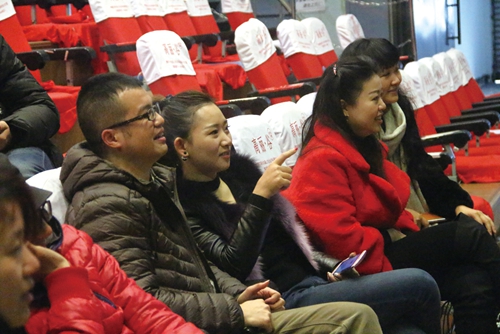 泸州春晚台连台 金鸡唱响乐开怀(图3) 泸州春晚台连台 金鸡唱响乐开怀(图3)