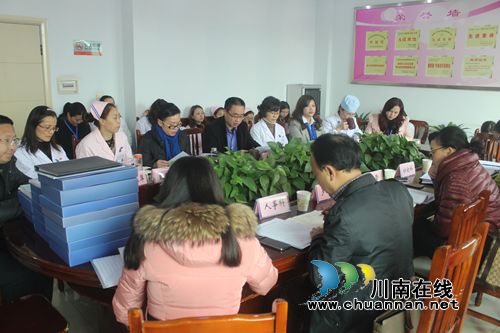 唐雯一行对泸州市计生指导所2016年目标绩效进行考核(图2)