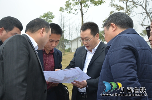 泸县县委副书记张学彬到太伏镇调研新路口长江大桥建设(图1) 泸县县委副书记张学彬到太伏镇调研新路口长江大桥建设(图1)