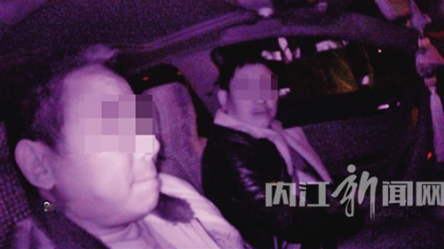 内江司机闭门不下车 交警一查系半年二次酒驾(图3) 内江司机闭门不下车 交警一查系半年二次酒驾(图3)