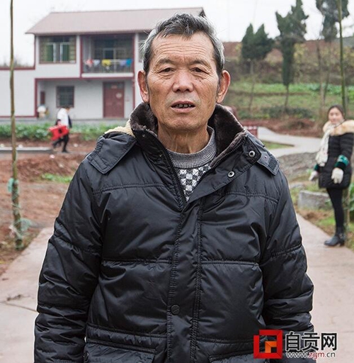 男子为寻亲16年风餐露宿 上演自贡版《失孤》(图4) 男子为寻亲16年风餐露宿 上演自贡版《失孤》(图4)