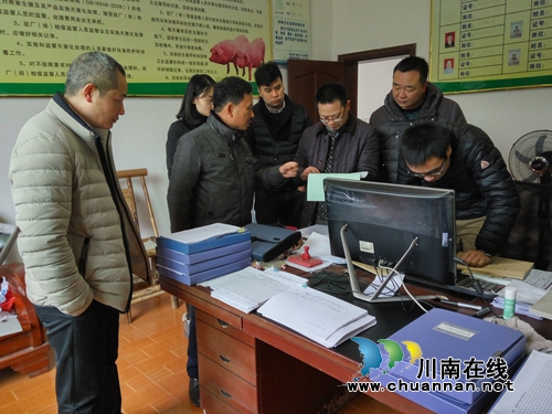 省农业厅检查纳溪上马镇畜产品安全生产工作(图1)
