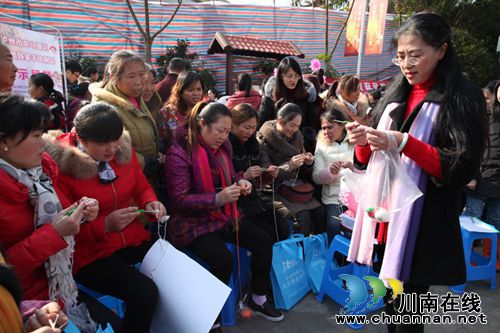 泸州龙马潭区“四送下乡”惠民生(图4) 泸州龙马潭区“四送下乡”惠民生(图4)