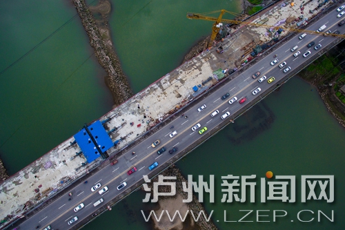 泸州沱二桥:酒博会期间可“双桥”通行(图1) 泸州沱二桥:酒博会期间可“双桥”通行(图1)