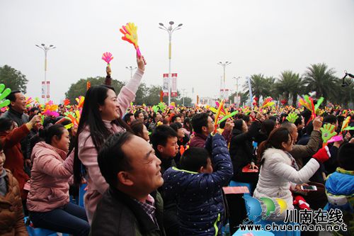 云溪放歌！泸州幸福新农村农民开心过大年(图2)