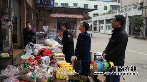 龙马潭区特兴镇开展节前食品安全大检查(图2) 龙马潭区特兴镇开展节前食品安全大检查(图2)