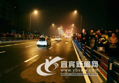今晨“最美网红” 宜宾金沙江南门大桥恢复通行(图4) 今晨“最美网红” 宜宾金沙江南门大桥恢复通行(图4)
